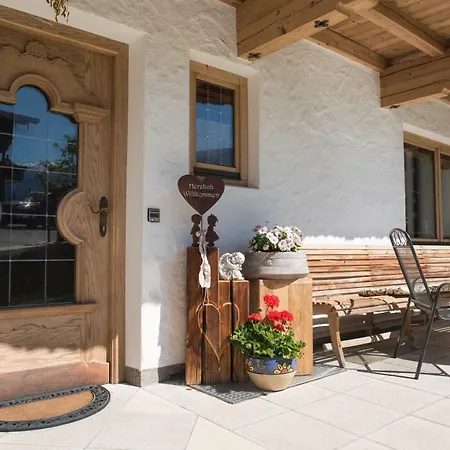 Landhaus&apartment Taxach Ried im Zillertal